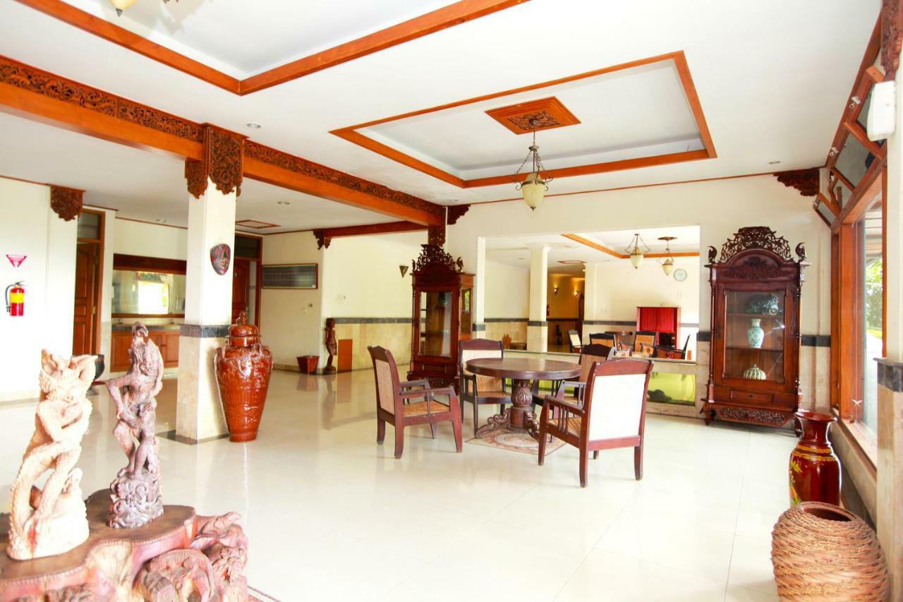 Oyo 510 Joglo Hotel 2*