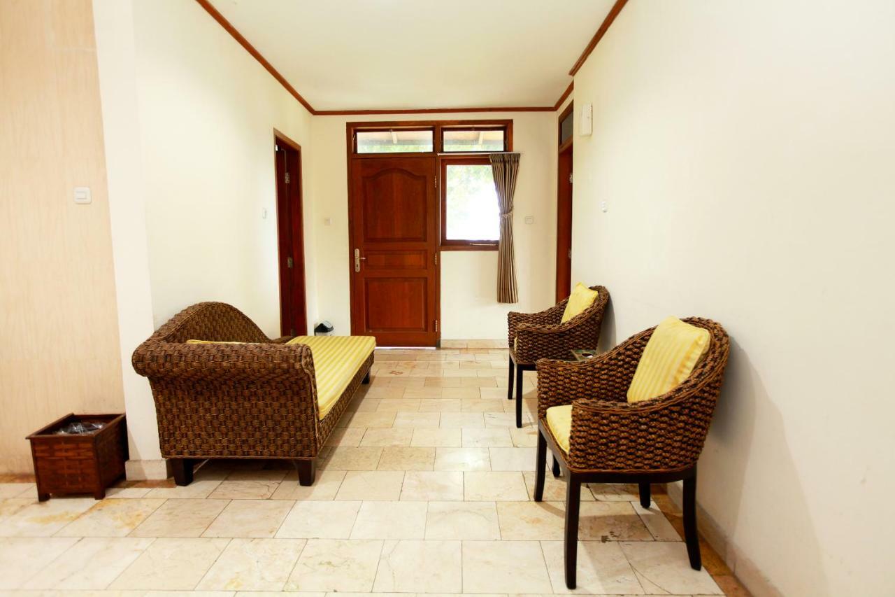 Oyo 510 Joglo Hotel 2*